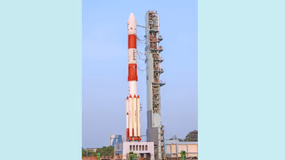 ഐഎസ്ആർഒയുടെ 101ാം ദൗത്യം, ഭൗമ നിരീക്ഷണ ഉപഗ്രഹത്ത് ബഹിരാകാശത്ത് എത്തിക്കാനൊരുങ്ങി പിഎസ്എൽവി