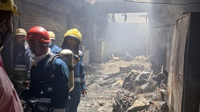 ಮನಕಲುಕುವ ದೃಶ್ಯ, ಕಂದನ ರಕ್ಷಣೆಗೆ ತಬ್ಬಿಕೊಂಡರೂ ಸುಟ್ಟು ಕರಕಲಾದ ತಾಯಿ ಮಗು