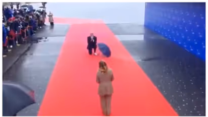 'നമസ്തേ', ഒറ്റക്കാലില് മുട്ട് കുത്തി നിന്ന് ജോർജിയ മെലോണിയോട് അൽബേനിയൻ പ്രധാനമന്ത്രി; വീഡിയോ വൈറൽ