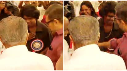 റാപ്പർ വേടനെ അഭിവാദ്യം ചെയ്ത് മുഖ്യമന്ത്രി വേദിയിലേക്ക്; 'ഉന്നത വിദ്യാഭ്യാസമേഖലയിൽ ജാതി വിവചനം ശക്തം', വിമർശനം