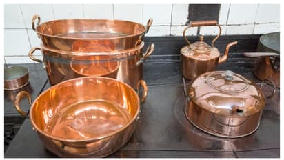 ചെമ്പ് പാത്രം എളുപ്പത്തിൽ വൃത്തിയാക്കാൻ ഇതാ ചില പൊടിക്കൈകൾ