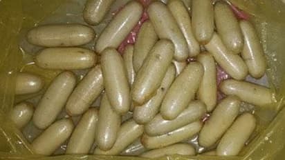 കുടലിൽ ഒളിപ്പിച്ച് കൊക്കെയ്ൻ, 11.63 കോടിയുടെ ക്യാപ്സ്യൂളുകൾ, അബുദാബി വിമാനത്താവളത്തിൽ ഒരാൾ പിടിയിൽ  