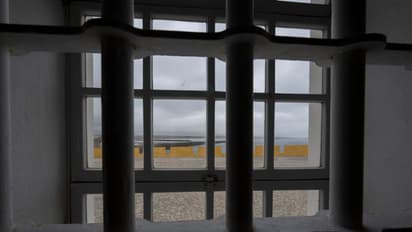 दक्षिण अमेरिकी जंगल में फ्रांस बनाएगा हाई-सिक्योरिटी जेल