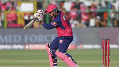 സിംഗിളുമില്ല, ഡബിളുമില്ല; പഞ്ചാബിനെതിരെ 14കാരൻ വൈഭവ് നേടിയ 40 റൺസ് മുഴുവൻ സിക്സറുകളും ബൗണ്ടറികളും മാത്രം! 