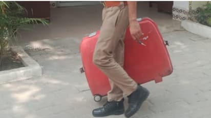 വീട്ടിലെ സ്യൂട്ട് കെയ്സിൽ യുവതിയുടെ മൃതദേഹം;  ഭയം കൊണ്ട് ചെയ്തതെന്ന് ഭർത്താവ്, പൊലീസിനെ അറിയിച്ചത് വീട്ടുകാർ