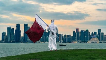 രണ്ട് അവധി ദിവസങ്ങൾക്കിടയിൽ ഒരു പ്രവൃത്തി ദിനം വന്നാൽ ഖത്തറിൽ അവധിയായി പ്രഖ്യാപിക്കും