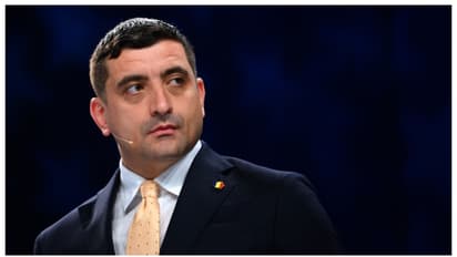 റൊമാനിയയ്ക്ക് പുതിയ പ്രസിഡന്‍റ്; രണ്ട് ഒളിമ്പ്യാഡ് സ്വർണ്ണം, പിഎച്ച്ഡി, ഗണിത പ്രതിഭയാണ് നിക്കുഷോർ ഡാൻ