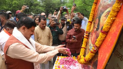 cm mohan yadav pays tribute malharrao holkar lalbagh palace indore