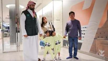 തമ്മിലകലാൻ ഫിലിപ്പിനോ സയാമീസ് ഇരട്ടകൾ റിയാദിലെത്തി