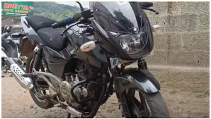 ഒരു പൾസർ ബൈക്കിന് 9000 പിഴയിട്ട് എസ്ഐ ബിനോയ്; ഹെൽമറ്റില്ലാത്തത് മാത്രമല്ല, റൂട്ട് വെട്ടുന്ന ബസിനുള്ള വകുപ്പും