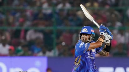 വാംഖഡെ ആദ്യം ചതിച്ചാശാനേ; അവസാന രണ്ടോവറില് സ്കൈ-നമാന് വെടിക്കെട്ട്, മുംബൈ ഇന്ത്യന്സിന് 180 റണ്സ്!