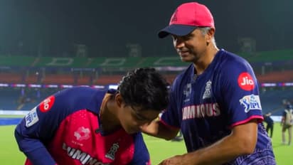 റെക്കോര്ഡ് സെഞ്ചുറിക്ക് ശേഷം ഫോണിലെത്തിയത് 500 മിസ്ഡ് കോള്, ഒടുവില് ഫോണ് സ്വിച്ച് ഓഫ് ചെയ്ത് വൈഭവ്