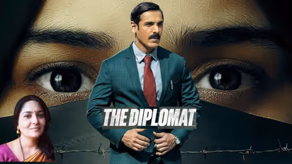 ಪಾಕ್‌ನಲ್ಲಿ  ಸಿಲುಕಿದ  ಉಜ್ಮಾಳನ್ನು ಭಾರತಕ್ಕೆ ಕರೆತರುವ ಸಾಹಸಮಯ ಚಿತ್ರವೇ 'ದಿ ಡಿಪ್ಲೊಮ್ಯಾಟ್'