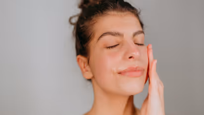 എണ്ണമയമുള്ള ചർമ്മം ഒഴിവാക്കാൻ പരീക്ഷിക്കേണ്ട കാര്യങ്ങള്