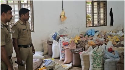 മാടവിളയിലെ ഗോഡൗൺ, 310 ചാക്കുകളിൽ 15000 കിലോ, കടത്തിയത് കേരളത്തിൽ നിന്നും തമിഴ്നാട്ടിൽ നിന്നും, റേഷനരി കടത്ത്