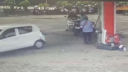 പെട്രോളടിച്ചിട്ട് നോസിൽ ഊരുന്നതിന് മുമ്പ് ശ്രദ്ധിക്കാതെ കാർ മുന്നോട്ടെടുത്തു; പമ്പ് ജീവനക്കാരന് ഗുരുതര പരിക്ക്