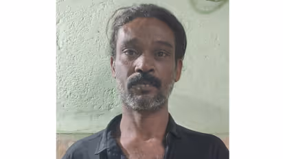 ബ്ലേഡ് ഉപയോഗിച്ച് കഴുത്ത് മുറിച്ചു; നഗരത്തിൽ ഭീതി പരത്തിയ മദ്ധ്യവയസ്കനെ ഒടുവിൽ പൊലീസ് കണ്ടെത്തി