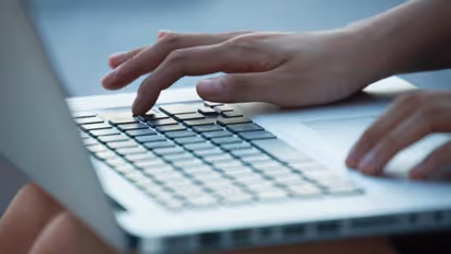 'നിങ്ങളൊരു റോബോട്ടാണ്, ജോലിയില്ല'; വിചിത്രമായ സന്ദേശത്തെ കുറിച്ച് യുവാവിന്റെ പോസ്റ്റ്