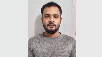 കെഎൽ 55 വൈ 8409 മാരുതി ആൾട്ടോ, ഡിക്കിയിൽ തിരകളും മാരകായുധങ്ങളും, ബത്തേരിയിൽ ഒരാള്‍ കൂടി പിടിയില്‍