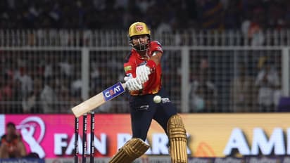 'ഏത് കൊമ്പനായാലും ഈഗോ കീശയില് വച്ച് കളിച്ചാല് മതി'; വിക്കറ്റ് വലിച്ചെറിഞ്ഞ ശ്രേയസ് അയ്യരെ പുകച്ച് ടോം മൂഡി