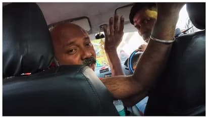 'വലിച്ച് പുറത്തിട്ട് അവന്‍റെ എല്ല് ഒടിക്ക്'; വിദേശ സഞ്ചാരിക്കെതിരെ ഭീഷണിയുമായി ടാക്സി ഡ്രൈവർ, വീഡിയോ വൈറൽ 