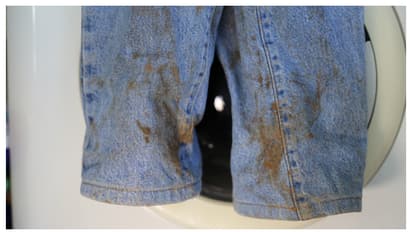 ജീൻസിലെ പറ്റിപ്പിടിച്ച കറ കളയാൻ ഇങ്ങനെ ചെയ്ത് നോക്കൂ 