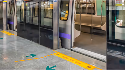 മെട്രോ സ്റ്റേഷനിലെ യെല്ലോ ലൈൻ മറികടന്നാൽ പിഴ; യാത്രക്കാരുടെ സുരക്ഷ കൂട്ടാൻ പുതിയ നടപടിയുമായി കൊൽക്കത്ത മെട്രോ