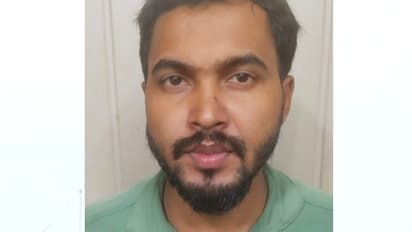 പരാതിയുമായി സ്റ്റേഷനിലെത്തി, യുവാവിന്റെ ഫോണിൽ പാകിസ്ഥാൻ നമ്പറുകൾ ഉൾപ്പെടുന്ന വാട്സ്ആപ്പ് ഗ്രൂപ്പ്; അന്വേഷണം