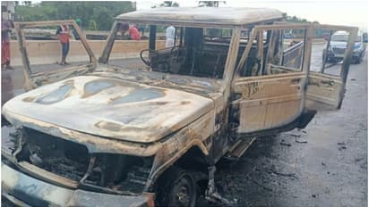 പയ്യോളിയിൽ ബൊലേറോ പിക്കപ്പ് വാന് കത്തിനശിച്ചു; അപകടത്തില്പ്പെട്ടത് കെഎസ്ഇബിയുടെ കരാര് വാഹനം