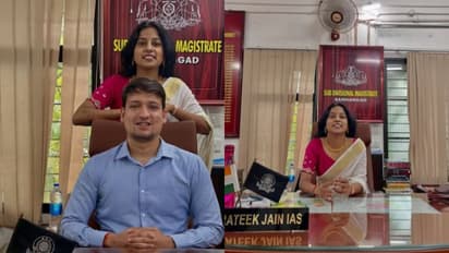 സബ് കളക്ടറായ ഭർത്താവിന്റെ ഔദ്യോഗിക കസേരയിലിക്കുന്ന ചിത്രവുമായി ഐഎഎസുകാരി ഭാര്യ