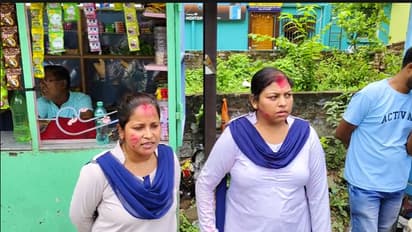 Sindoor Controversy: महिला पुलिसकर्मियों को जबरदस्ती लगाया सिंदूर, हुगली में तनाव का माहौल