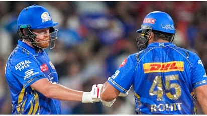 ഗുജറാത്തിന്റെ ചോര്ന്ന കൈകൾ ഹിറ്റ്മാന് തുണയായി; മുംബൈയ്ക്ക് കൂറ്റൻ സ്കോര്