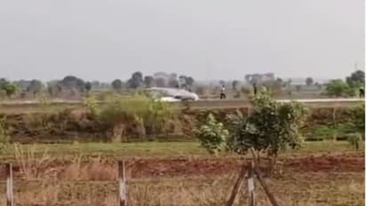 ലാൻഡിങിനിടെ പരിശീലന വിമാനം തലകീഴായി മറിഞ്ഞു; പൈലറ്റ് ട്രെയിനി അത്ഭുതകരമായി രക്ഷപ്പെട്ടു