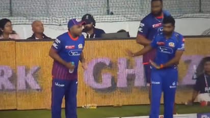 'എല്ലാം ഞാനേറ്റ് ആശാനെ'; സുന്ദറിനെ ബൗൾഡാക്കുന്നതിന് മുമ്പ് മുംബൈ കോച്ചിന് ബുമ്രയുടെ ഉറപ്പ്-വീഡിയോ