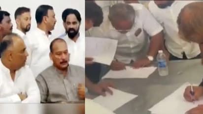 കൂട്ടത്തോടെ രാജിവെച്ച് മുസ്ലിം നേതാക്കൾ, കർണാടക കോൺഗ്രസിൽ കലഹം; മന്ത്രിയുടെ വാർത്താസമ്മേളനത്തിൽ പ്രതിഷേധം