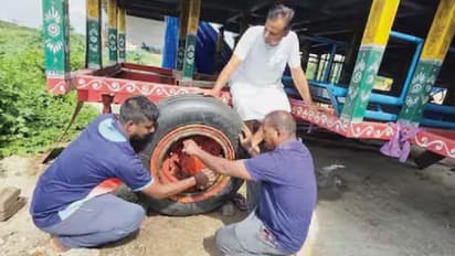 Indian Jugaad जगन्नाथ रथासाठी आधी बोईंग अन् आता सुखोई लढाऊ विमानाची चाके