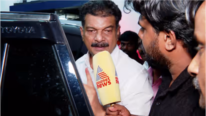 ഭൂരിപക്ഷം പ്രവചിക്കാനില്ല, മുഖ്യമന്ത്രിയുടെ വഞ്ചകൻ എന്ന വിളിക്ക് കൃത്യമായ മറുപടി നൽകും; പ്രതികരിച്ച് അൻവർ