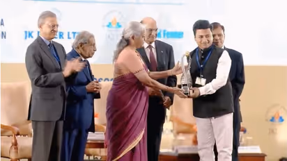 Padma Shri Awardee Kailash Chandra Agarwal Receives IIM Lucknow National Leadership Award 2023-24