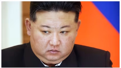 ഓരോ അഞ്ച് മിനിറ്റിലും ഓട്ടോമാറ്റിക്കായി സ്ക്രീൻഷോട്ട് എടുക്കും; ഫോൺ പരിശോധിക്കുന്ന ഉത്തര കൊറിയൻ രീതി