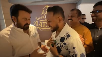 ആദ്യകാഴ്ചയിൽ തന്നെ എനിക്കറിയാമെന്ന് മോഹൻലാലിന്റെ മറുപടി; അമ്പരന്ന് കാർത്തിക് സൂര്യ