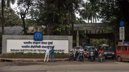 IIT Bombay btech seats courses placement 