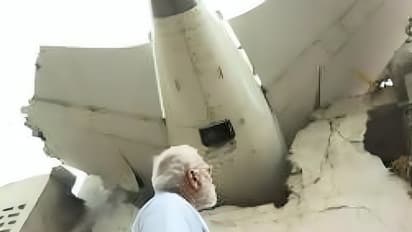 Ahmedabad Plane Crash : पंतप्रधान मोदींनी सिव्हिल हॉस्पिटलमध्ये जखमींची घेतली भेट, दुर्घटनेत 242 जणांचा मृत्यू