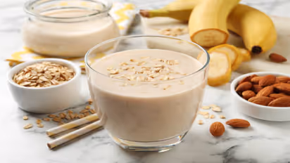 sattu smoothie topped with banana and seeds for healthy mornings