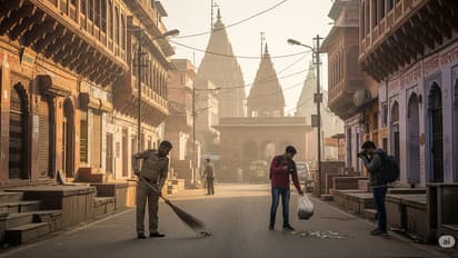 varanasi nagar nigam cleanliness scheme kuda fenkne par jurmana photo par inam