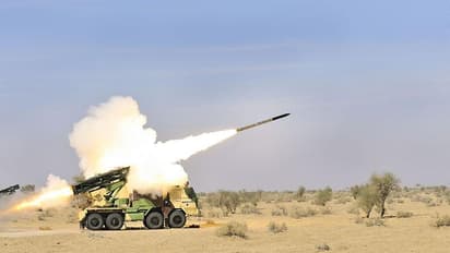 Pinaka Rocket: 2026 तक सेना में शामिल होंगे पिनाका रॉकेट के 6 रेजिमेंट, बढ़ेगी दुश्मनों की बेचैनी