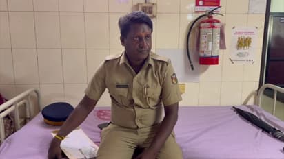 Youth Attacks Police Officer: ಒನ್ವೇ ರಸ್ತೆಯಲ್ಲಿ ರಾಂಗ್ ಬಂದಿದ್ದನ್ನು ಪ್ರಶ್ನಿಸಿದ್ದಕ್ಕೆ ಪೂಲೀಸ್ ಮೇಲೆಯೇ ಹಲ್ಲೆ; ಕಾರು ಚಾಲಕ ನಸ್ರುದ್ದೀನ್ ವಶಕ್ಕೆ