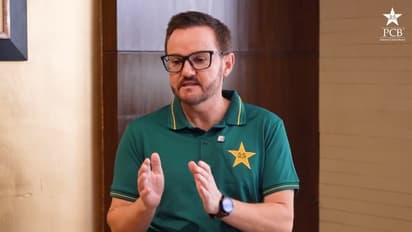 Asia Cup 2025: এবার হুঁশিয়ারি দিলেন পাকিস্তানের কোচ! বিশ্বসেরা স্পিনার নাকি তাদের দলে?