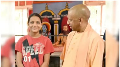 Pankhuri met Yogi Adityanath