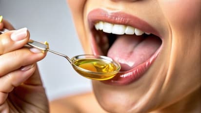 Oil pulling benefits for teeth and gums naturally