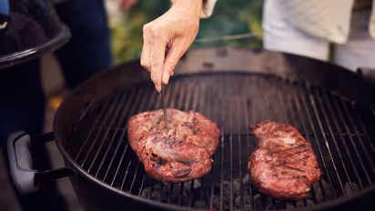 अधपका चिकन